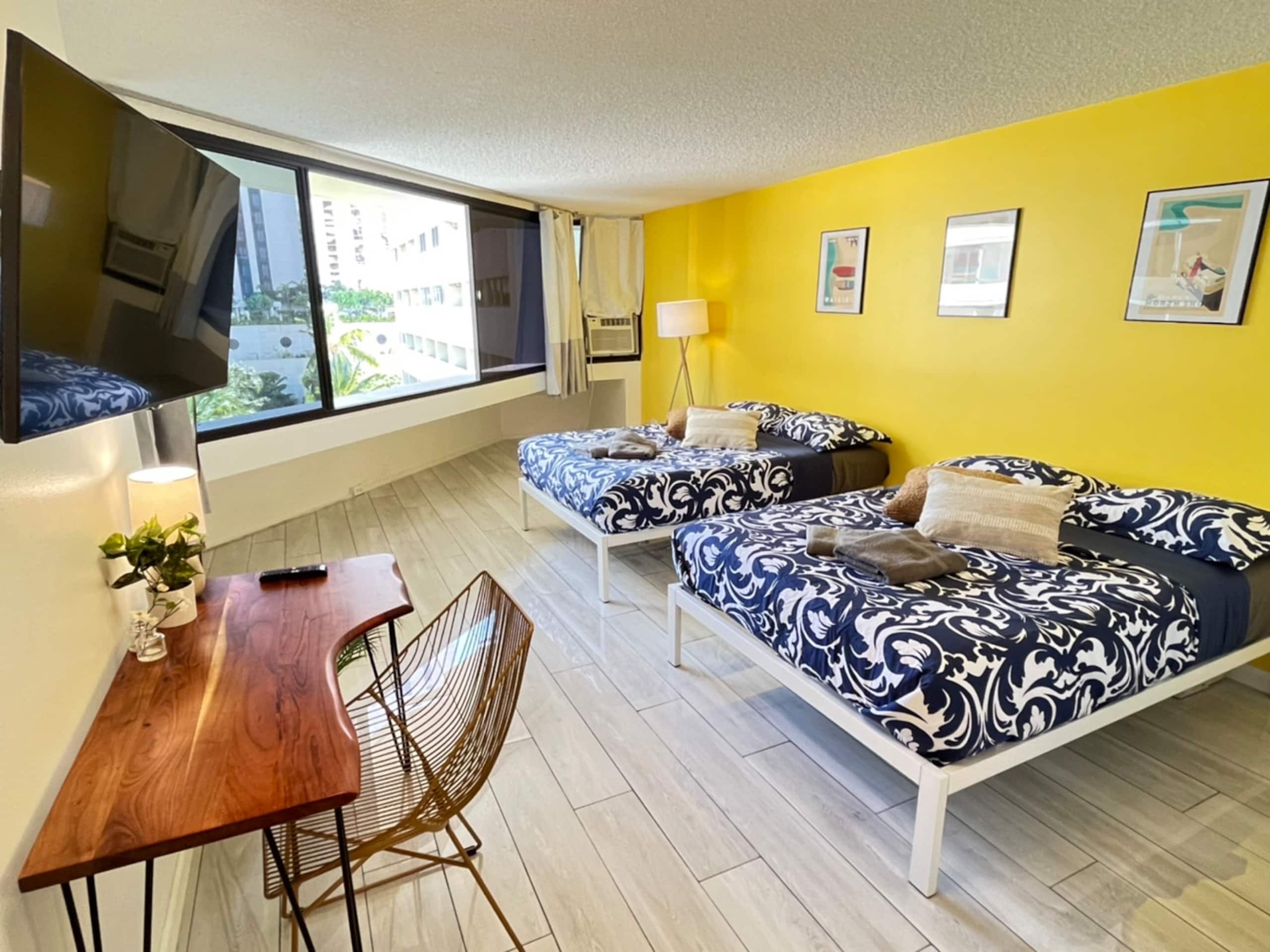 Condo in Honolulu · ★4.69 · 1 bedroom · 2 beds · 1 private bath - Image 2