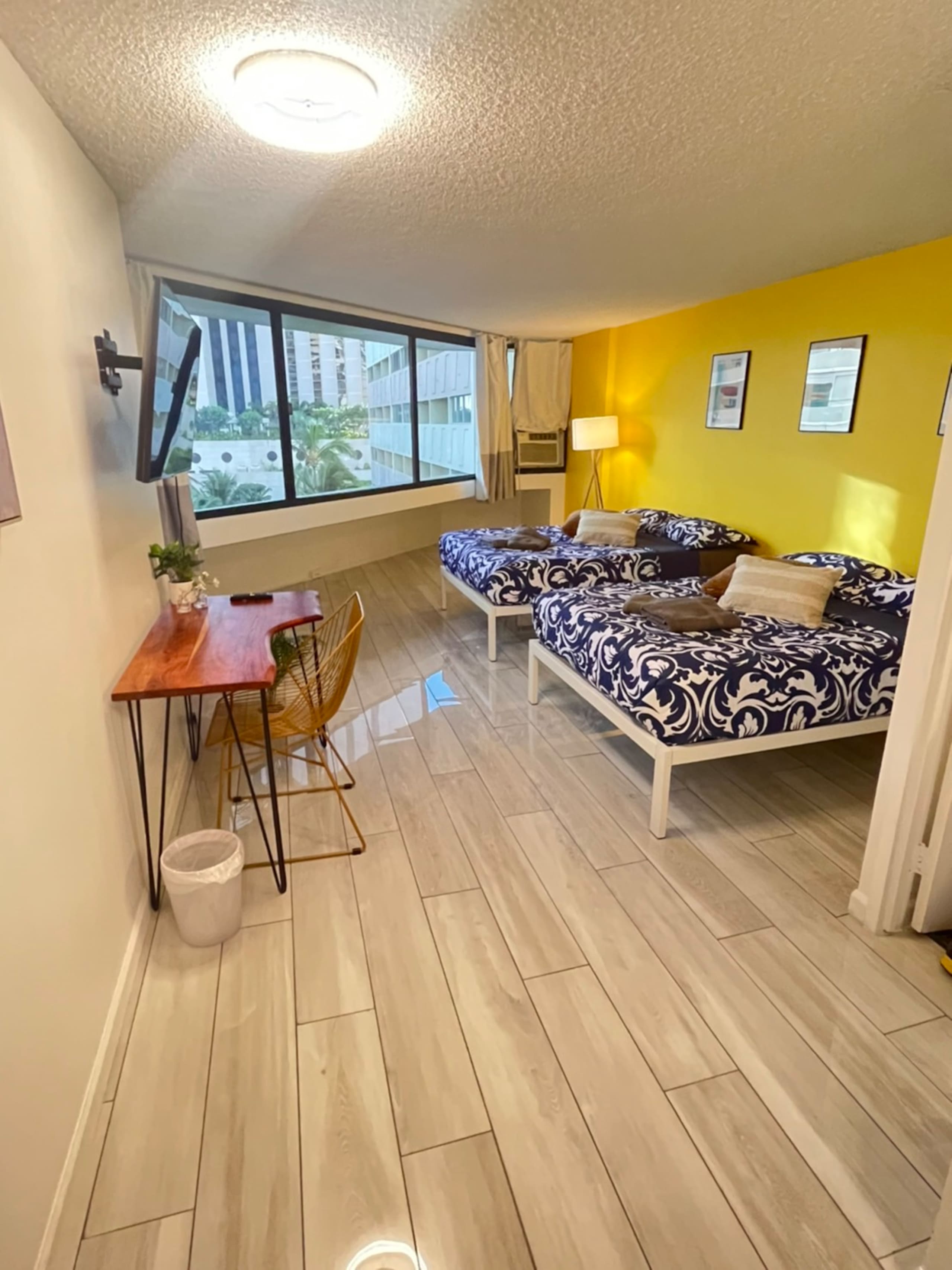 Condo in Honolulu · ★4.62 · 1 bedroom · 2 beds · 1 private bath - Image 10