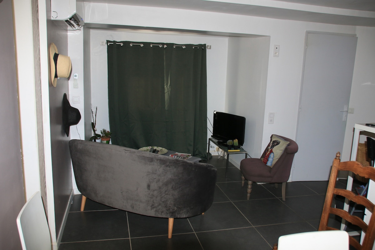 Airbnb performant: two rooms, free private parking, air conditioning, Wi-Fi à Arles