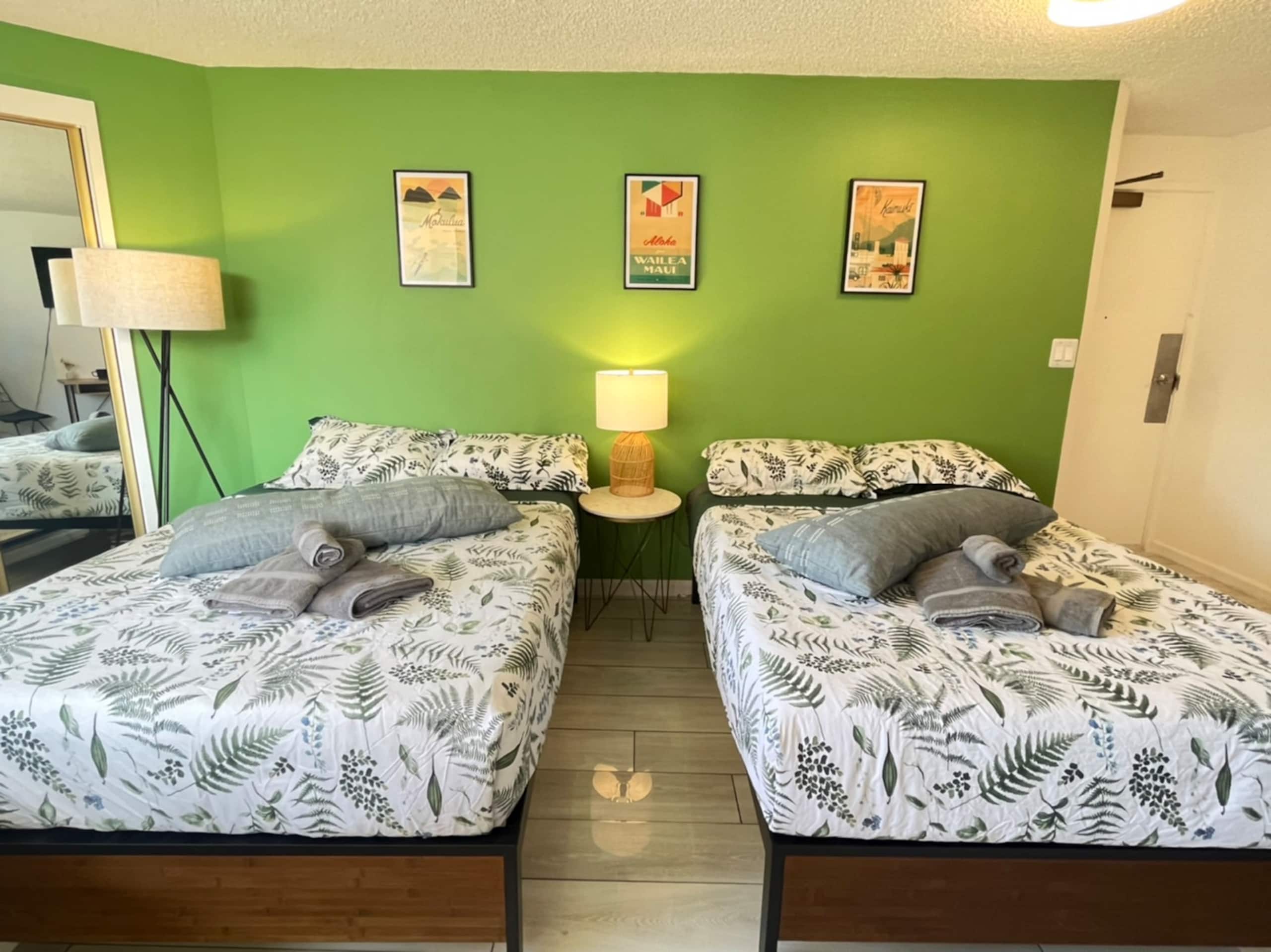 Condo in Honolulu · ★4.6 · 1 bedroom · 2 beds · 1 private bath - Image 3