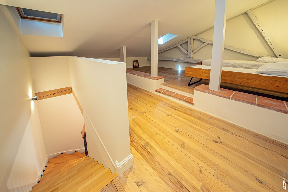 Chumba cha 3 cha kulala, chumba cha familia, sehemu ya mezzanine iliyo na vitanda 2 vya mtu mmoja