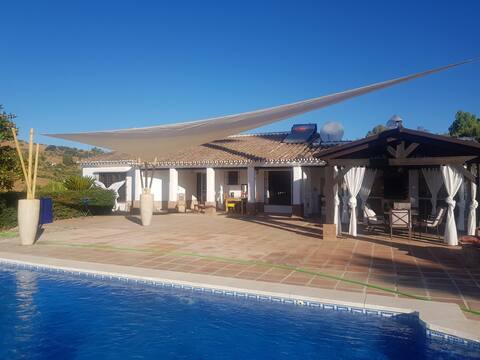 Quietly located dream finca with heated private pool