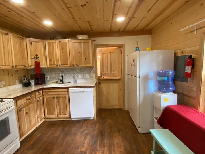 Cabin With Loft, Gas Fireplace. - Oregon