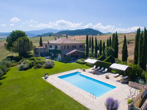 Tuscany Villa With Pool & Magnificent Garden