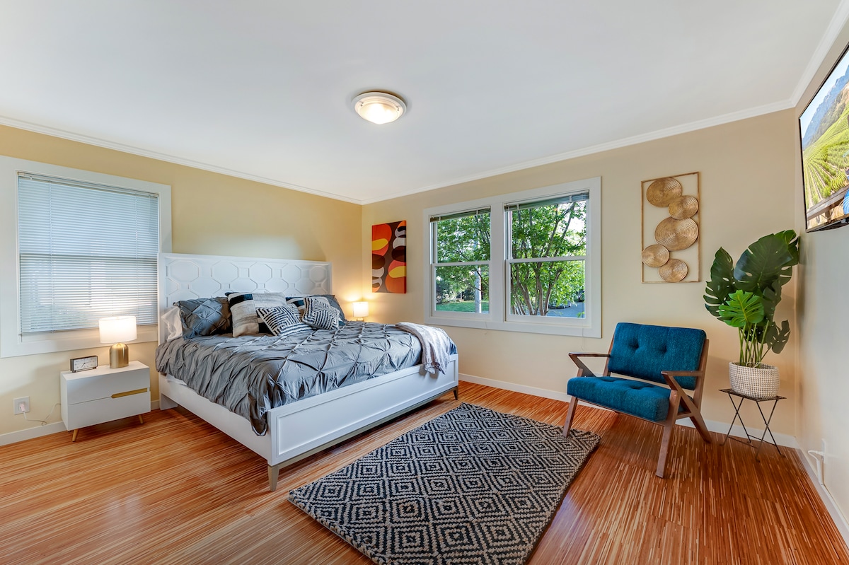 Oversize bedroom with comfy plush king size bed! 