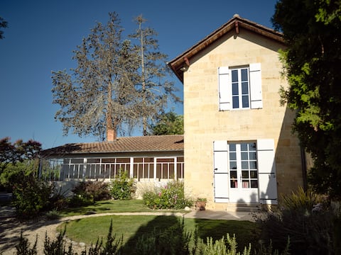 Peaceful vineyard cottage in Saint-Émilion
