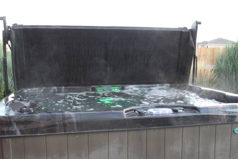 Modern 3BR Oasis w/ Hot Tub & Workspace Near DIA