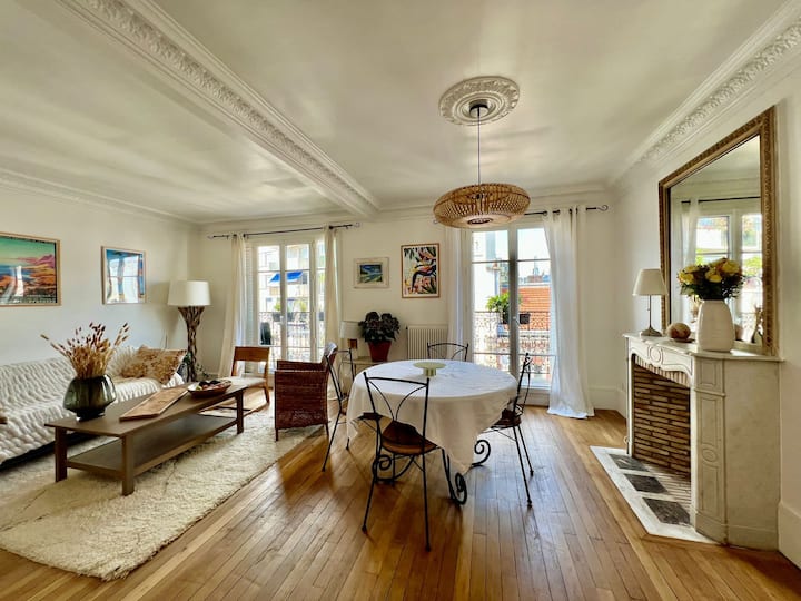 Paris Montmartre : Apt Chaleureux Avec Balcon - Paris