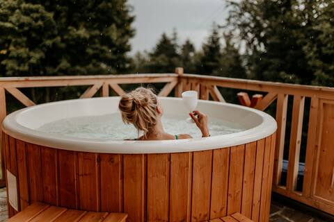 Babiogórska Chalet - log house with hot tub and sauna