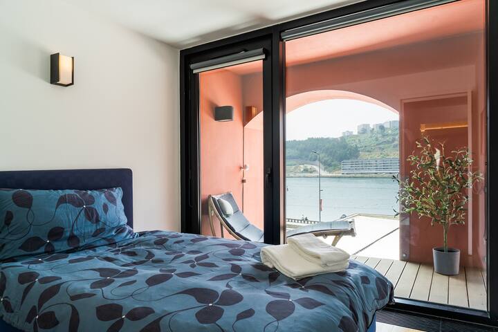 Porto insight apartment river view – pool & garage gallery image 4