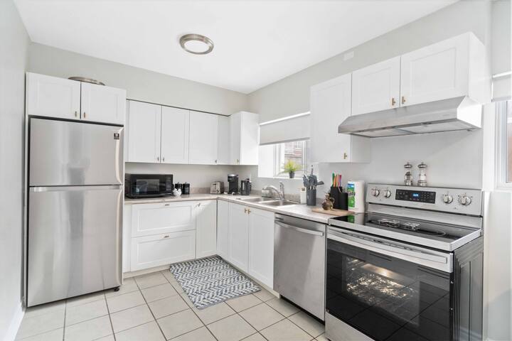 Contemporary Condo ❤ of Byward Market gallery image 3