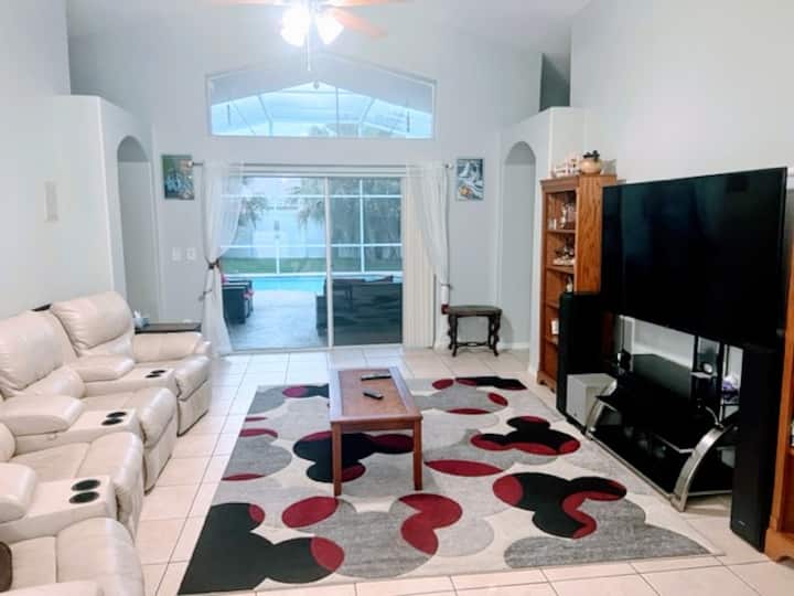 Cheerful 4-bedroom Home With Pool - Kissimmee, FL