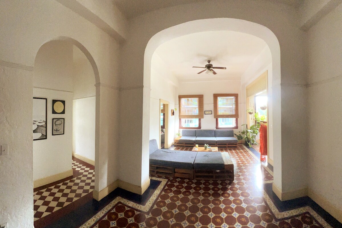 Your welcoming paradise with history and plants — 3 bedroom vacation rental in Panama City