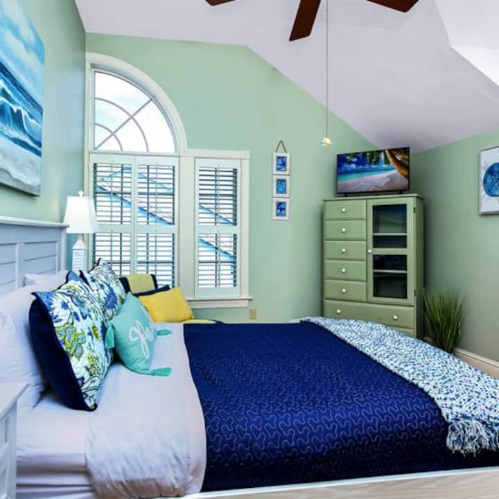 Гостинска соба (брачен кревет (широк 180-220 см) и брачен кревет (широк 180-2