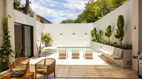 Popular Airbnb listing: Casa Santiago in Manga