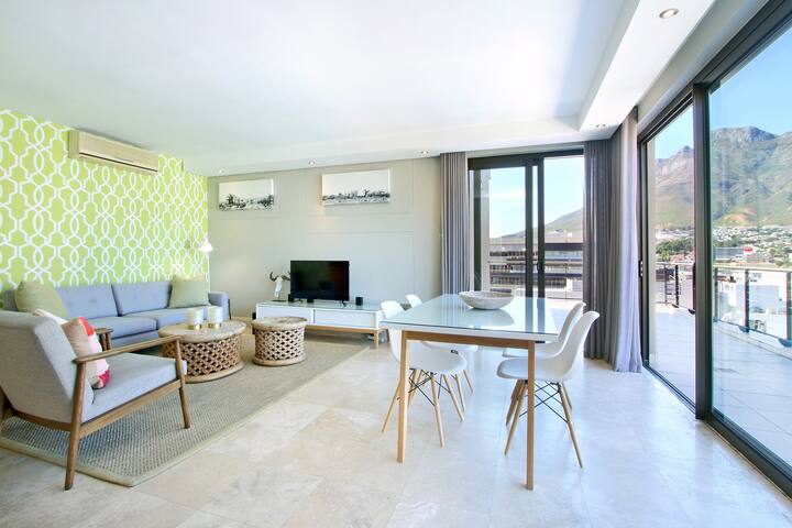 Family Condo in Cape Town with Table Mountain view gallery image 5