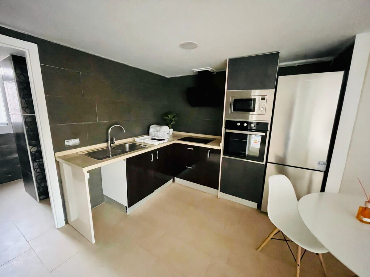 Proprietà Airbnb di successo: Accommodation in Burjassot next to Metro Station a Pobles De L'oest