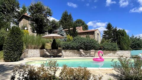 Domaine de la Chartoire with heated pool