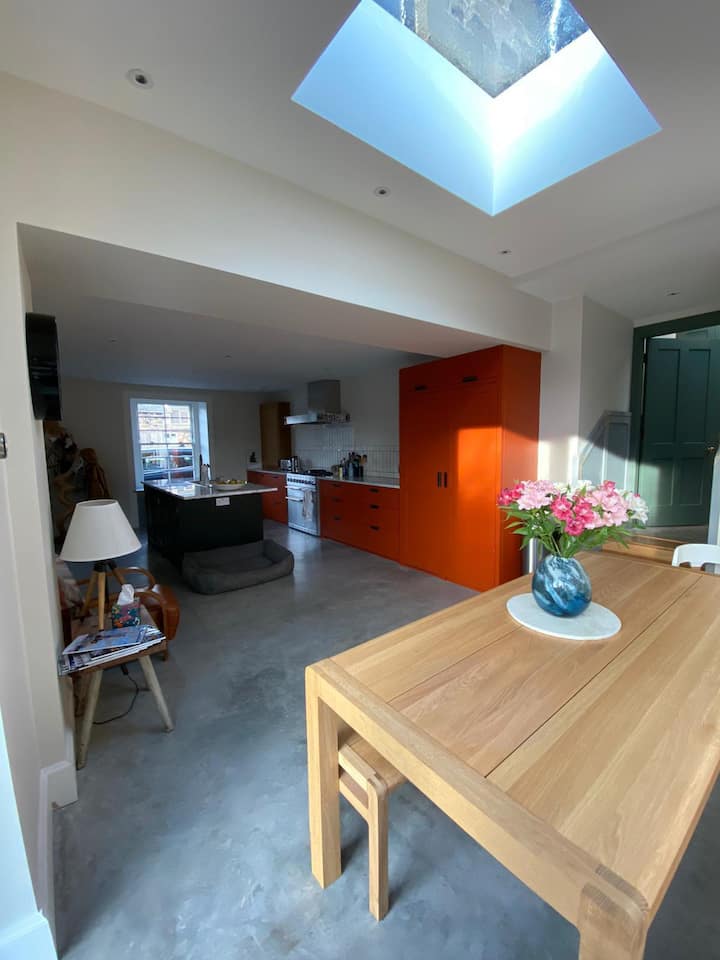 Wee Hill View Hoose Houses for Rent in Auchtermuchty, Scotland