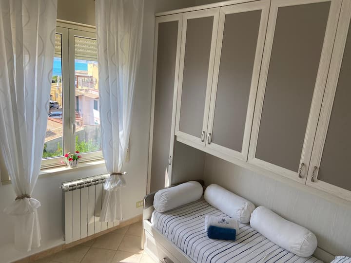 Საძინებელი - ზღვის ხედი