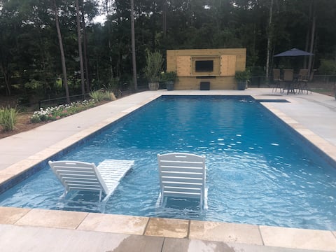 Private 4 bedroom home with pool