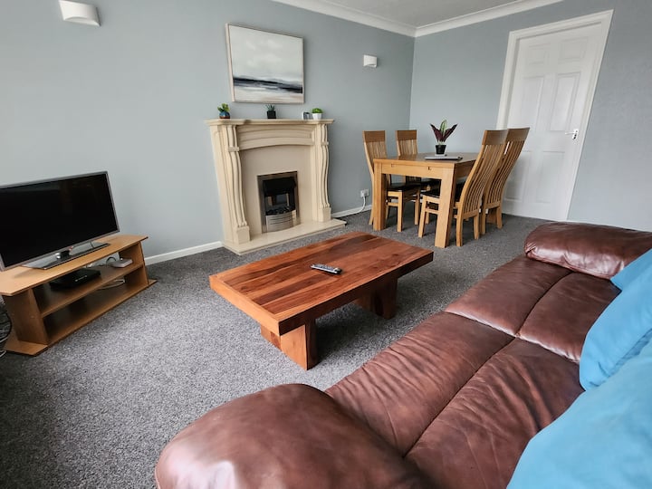 Quiet Seaside Apartment With Parking - Morecambe