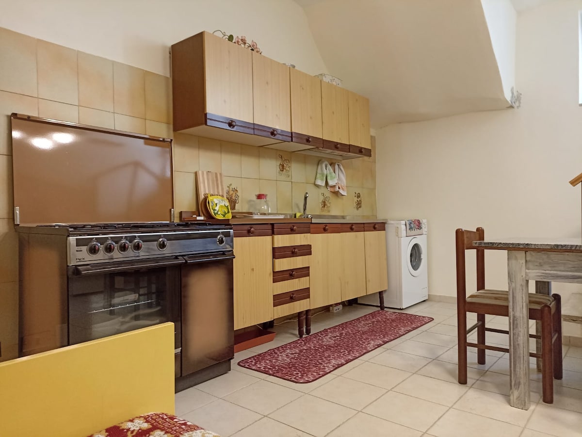 Propiedad de Airbnb exitosa: Apartment in the historic center en Castel Di Sangro