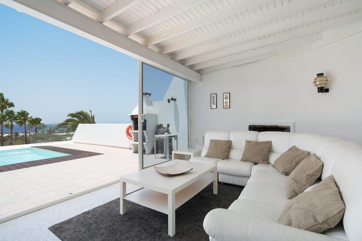 Villa Canaria Con Piscina Y Vistas Al Mar. - Playa Blanca