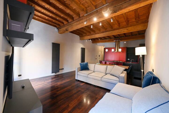 Piazza Navona Mara’s apartment gallery image 5