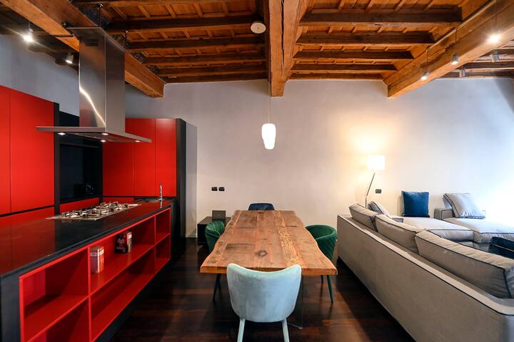 Piazza Navona Mara’s apartment gallery image 2