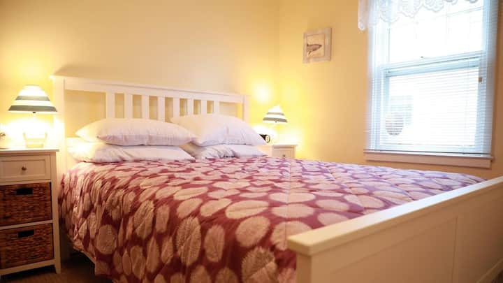 Bedroom 2 - Queen