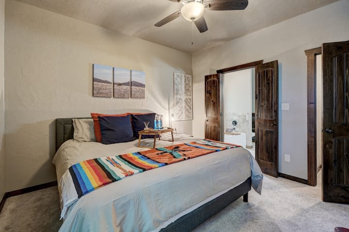 Chumba cha kulala cha Master, kitanda aina ya king 