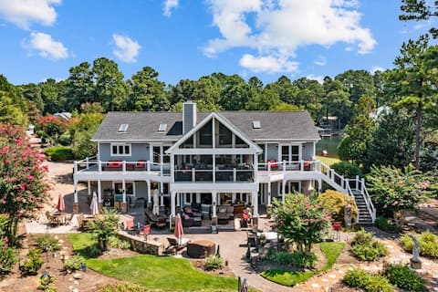 FLIP FLOP INN on PARADISE POINT
(Outdoor Oasis)