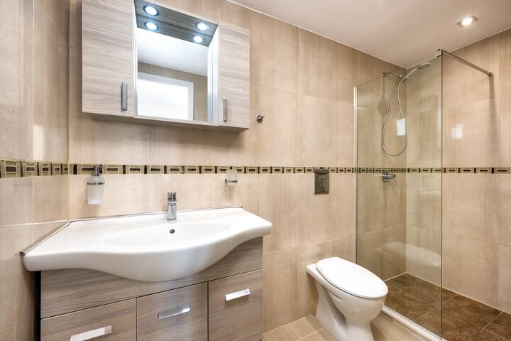 Santorinn Suites Deluxe Apartment – 10 persons gallery image 4