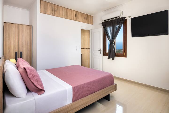 Santorinn Suites Deluxe Apartment – 10 persons gallery image 5