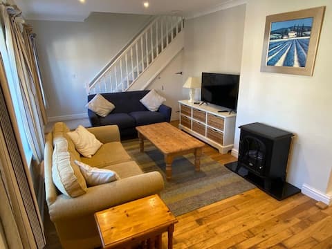 Top Airbnb: Salisbury house - free off street parking & garden in Salisbury