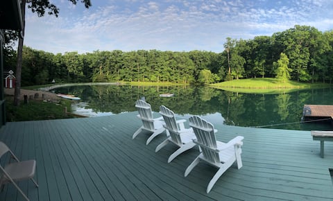 Lakefront Cabin on Pretty Lake Surrounded by Woods
