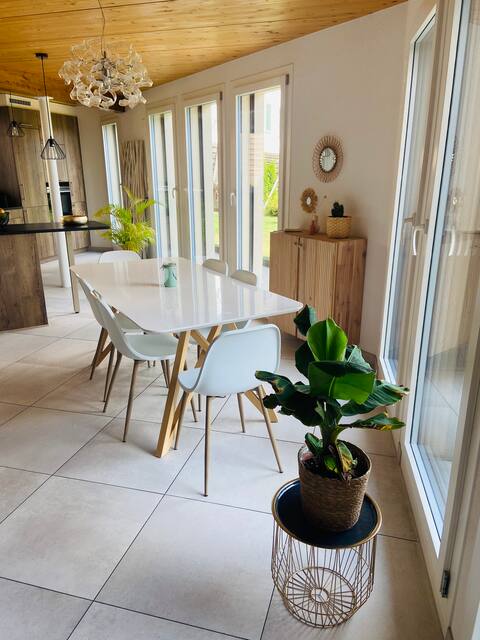 Beautiful house with views of Lake Geneva