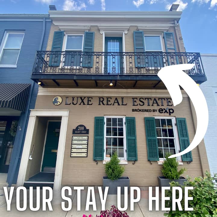 LUXE L’burg Loft Downtown Entertainment Area Vacation homes for