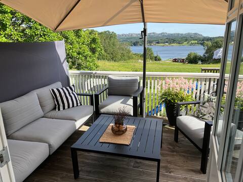 Holiday idyll next to the fjord.