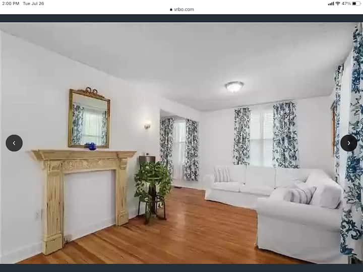 Cute, Cozy, & Clean Lenexa Cottage Houses for Rent in Lenexa, Kansas, United States Airbnb