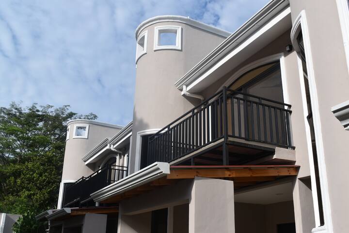 PuraVida Entire Beautiful Townhouse w/Pool 3