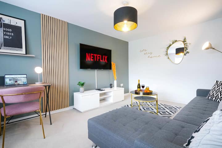 Detached House • Free Parking • Fastwifi • Smarttv - Northampton