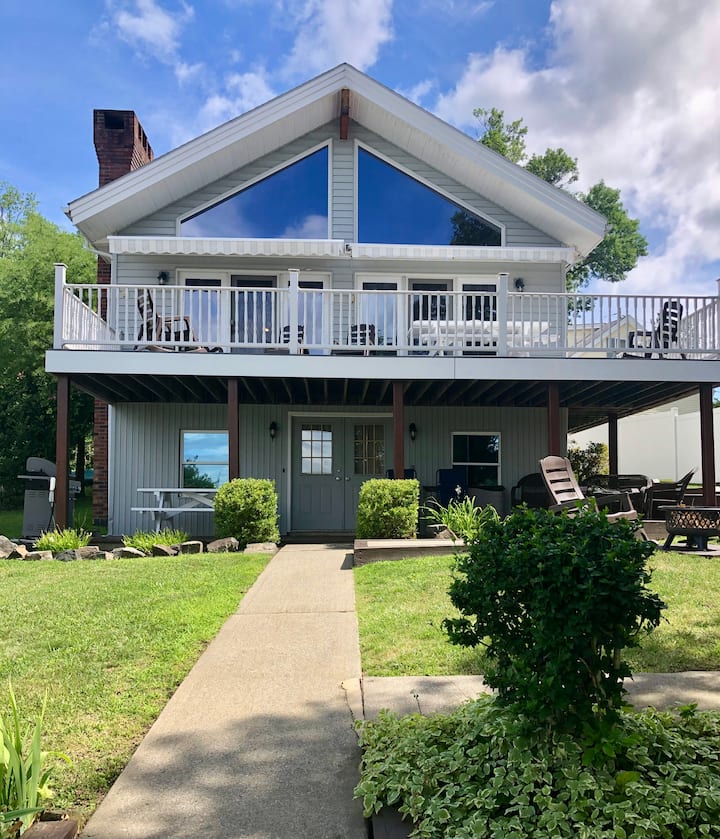 4 Bed 2 Bath Lakefront Brayton Rd Getaway Houses for Rent in