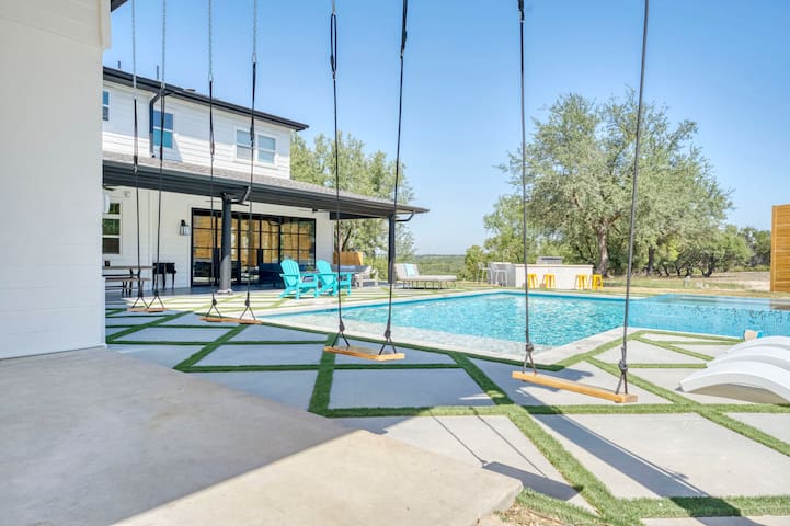 The Crown Jewel | Venue | Heated Pool | Sleep 30 gallery image 2