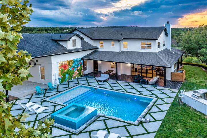 The Crown Jewel | Venue | Heated Pool | Sleep 30 gallery image 4