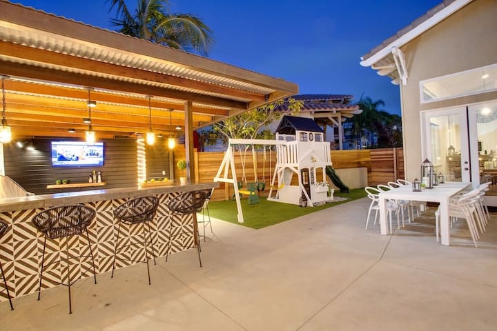 Del Mar Modern/ Industrial + Family Fun