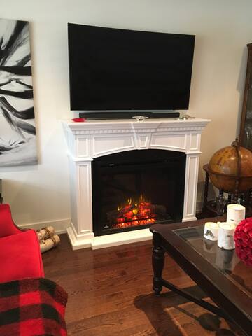 Yonge and Lawrence Village gallery image 3