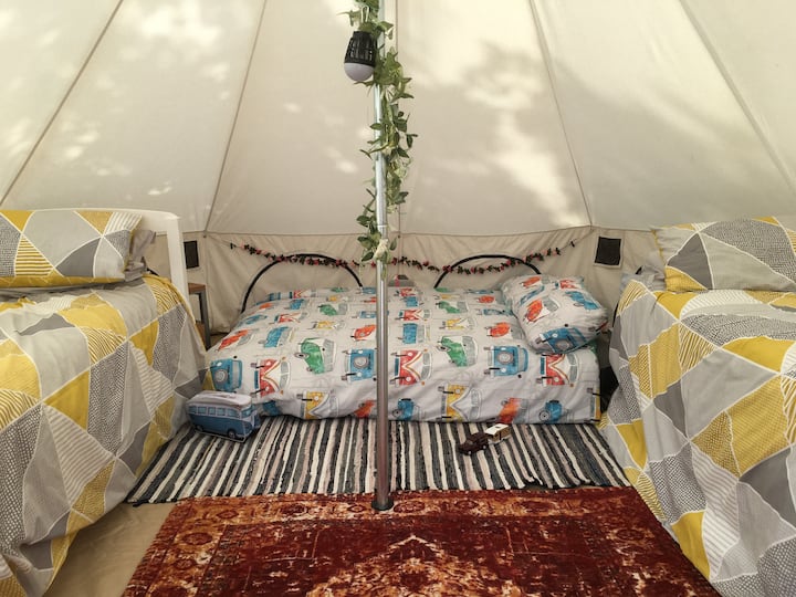 5m Bell Tent With Novel Beds - Horncastle
