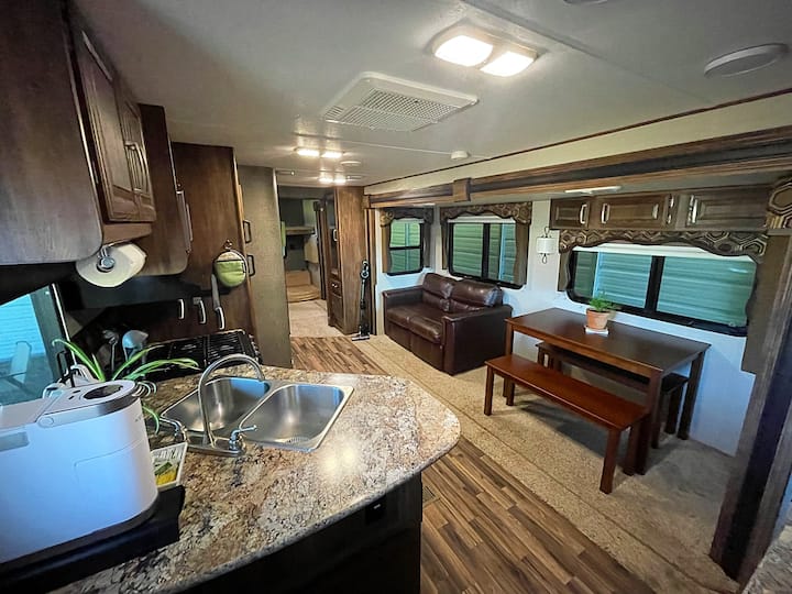 Farm Front Acrescovered RV on hobby farm Campers/RVs for Rent in